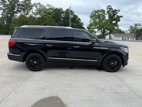 Used 2018 Lincoln Navigator L Reserve w/ Technology Package AWD/4WD image 2