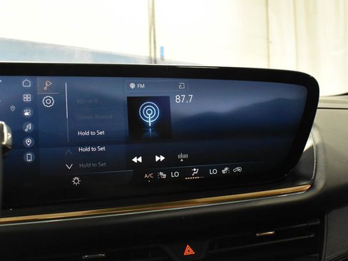 Used 2024 Buick Envision Avenir AWD/4WD image 20