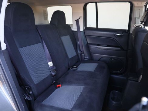 Used 2013 Jeep Patriot Latitude w/ Sun/Sound Group AWD/4WD image 23