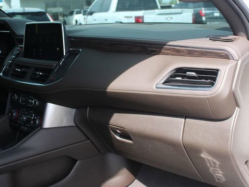 Used 2022 Chevrolet Tahoe LT w/ Luxury Package RWD image 36