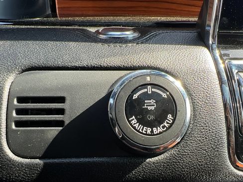 Used 2019 Lincoln Navigator L Reserve AWD/4WD image 23