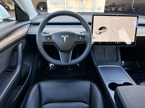 Used 2021 Tesla Model 3 Standard Range Plus image 17
