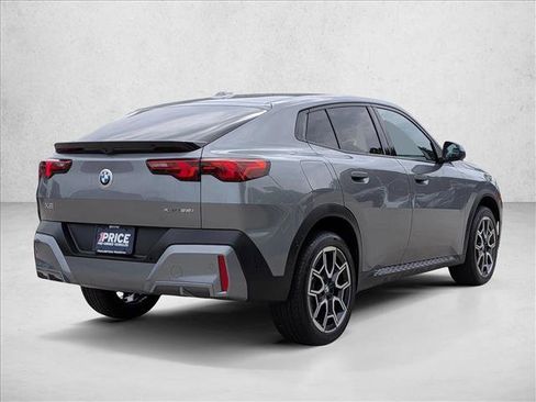 Used 2026 BMW X2 xDrive28i AWD/4WD image 5