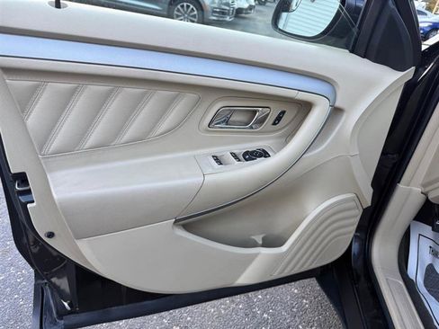 Used 2013 Ford Taurus SEL image 22