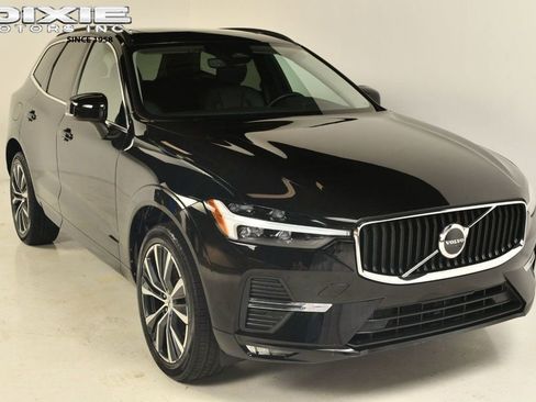 Used 2022 Volvo XC60 B5 Momentum w/ Protection Package Premier image 1