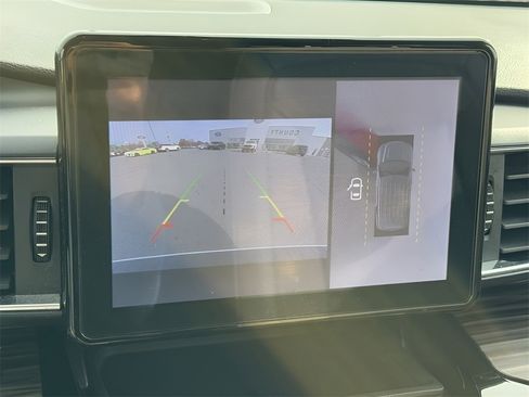 Used 2021 Ford Explorer Limited w/ Equipment Group 301A image 29