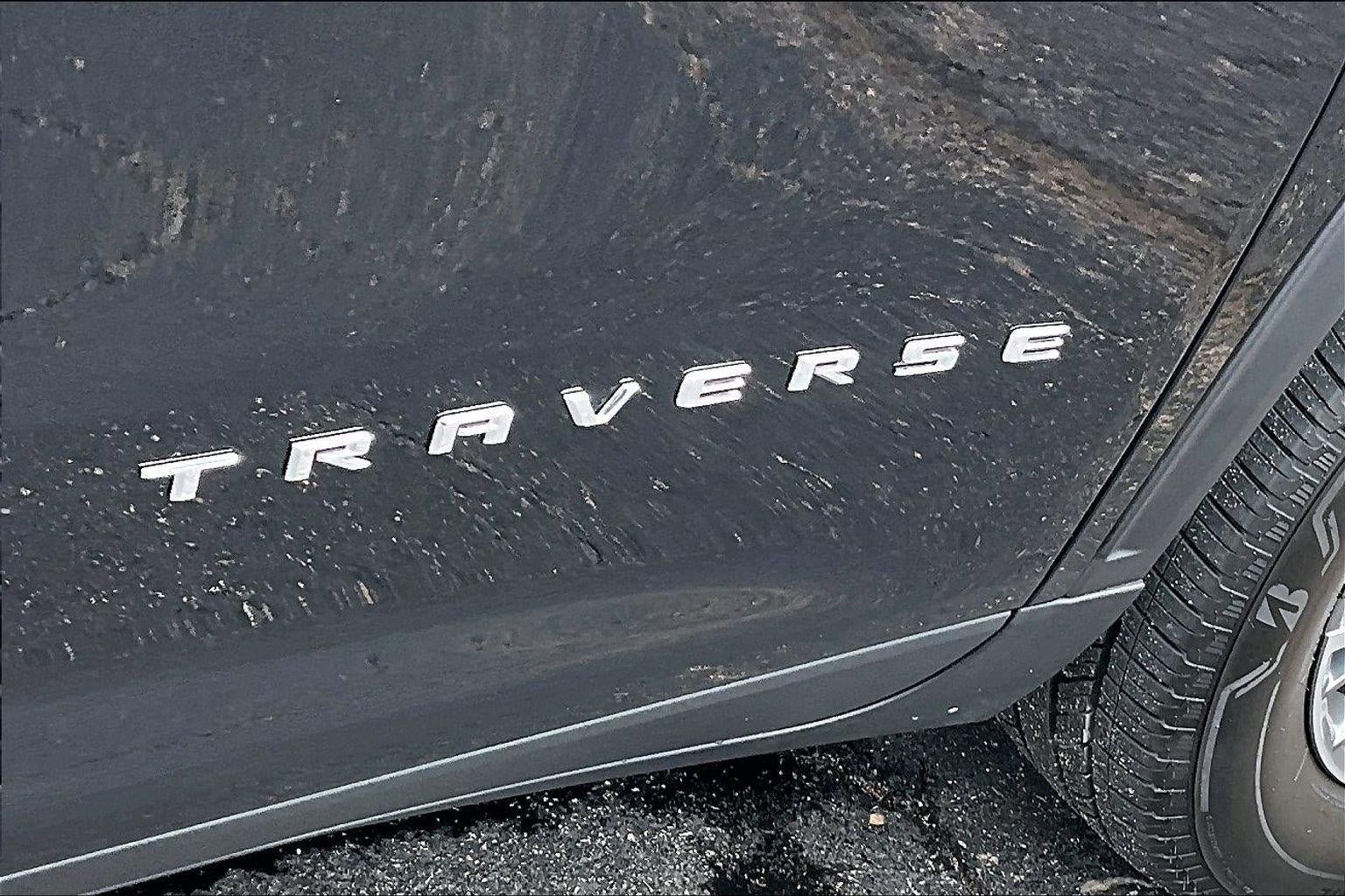 Used 2025 Chevrolet Traverse LT w/ Driver Confidence Package FWD image 7