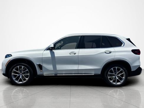 Used 2024 BMW X5 sDrive40i w/ Premium Package RWD image 2