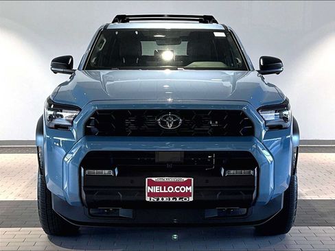 Used 2025 Toyota 4Runner TRD Off-Road Premium AWD/4WD image 13
