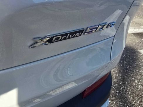 Certified 2025 BMW X5 xDrive50e w/ Premium Package image 4