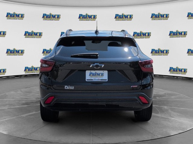 Used 2025 Chevrolet Trax RS w/ Sunroof Package FWD image 10