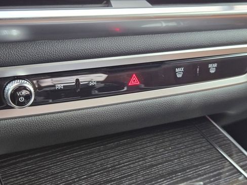 New 2026 BMW X7 M60i image 22