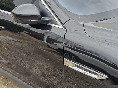 Used 2020 Jaguar F-PACE Premium image 8