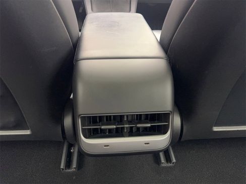 Used 2021 Tesla Model 3 Standard Range Plus image 66