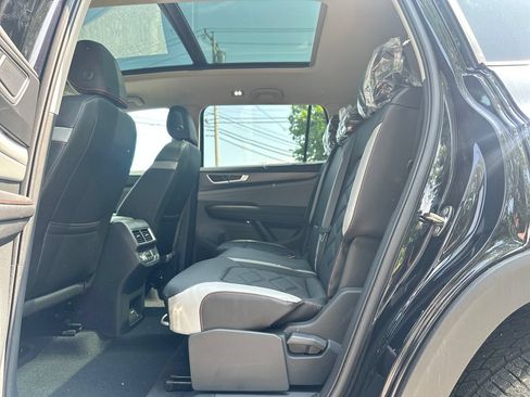 New 2026 Volkswagen Atlas Peak Edition AWD/4WD image 18