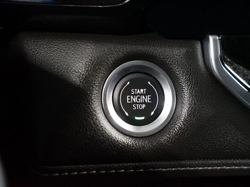 Used 2024 Chevrolet Colorado LT w/ LT Convenience Package image 22