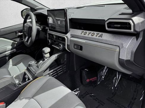 Used 2025 Toyota Tacoma 4x4 Double Cab Hybrid image 19