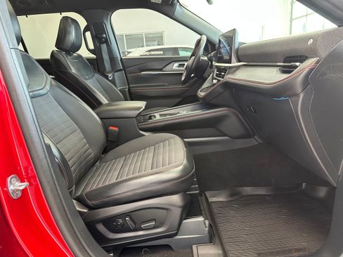Used 2025 Ford Explorer ST-Line w/ Premium Package AWD/4WD image 17