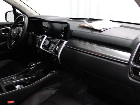 Used 2021 Kia Sorento S FWD image 25