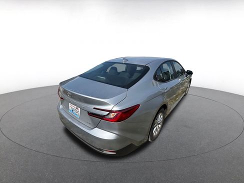 Used 2025 Toyota Camry LE FWD image 8