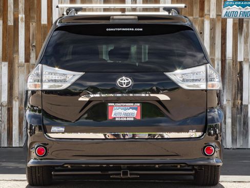 Used 2016 Toyota Sienna SE FWD image 5