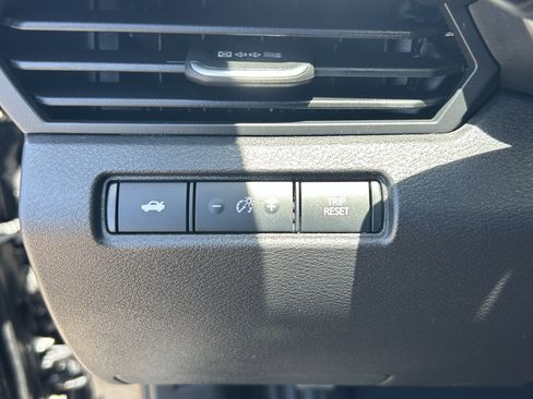 Used 2024 Nissan Altima 2.5 SV FWD image 30