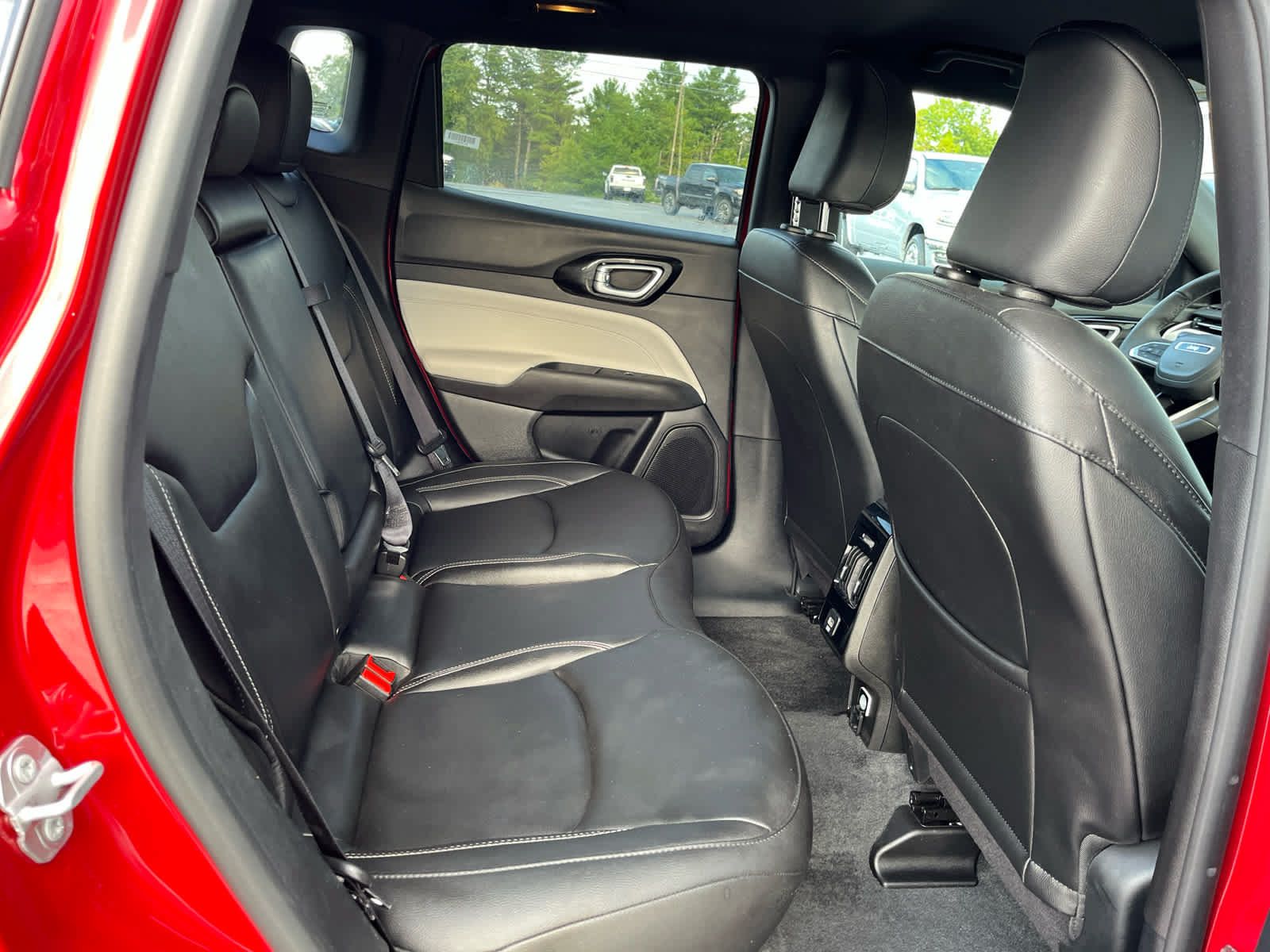 Used 2025 Jeep Compass Limited AWD/4WD image 29