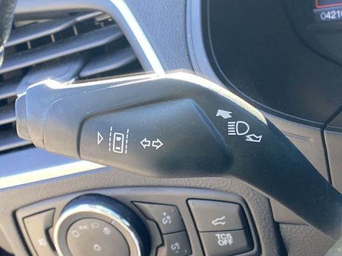 Used 2024 Ford Edge Titanium image 40