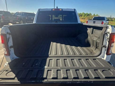Used 2021 RAM 1500 Big Horn AWD/4WD image 12