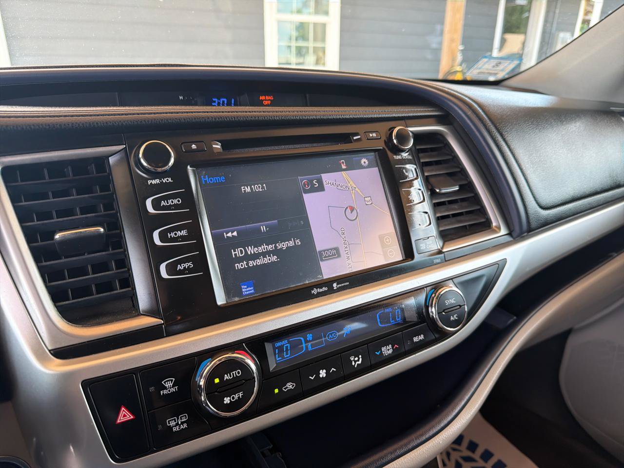 Used 2015 Toyota Highlander XLE AWD/4WD image 17