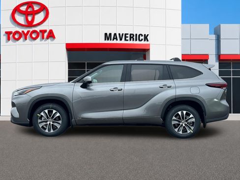 New 2026 Toyota Highlander XLE AWD/4WD image 2