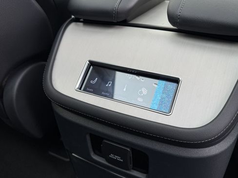 New 2026 Lincoln Navigator L Reserve AWD/4WD image 13