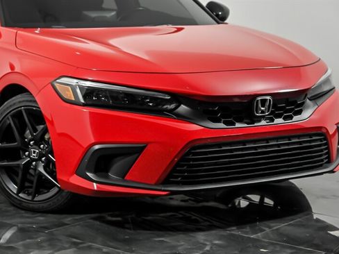 Used 2022 Honda Civic Sport image 2