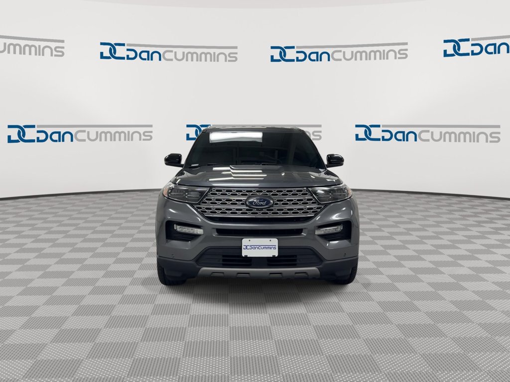 Used 2022 Ford Explorer Limited w/ Equipment Group 301A AWD/4WD image 3