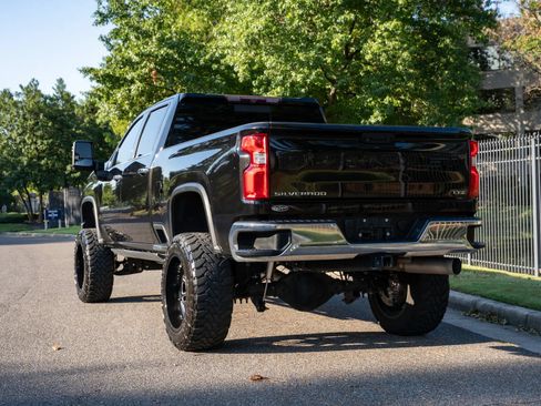 Used 2021 Chevrolet Silverado 2500 LTZ AWD/4WD image 7
