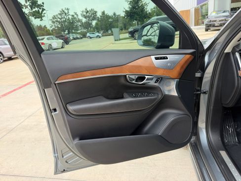 Used 2016 Volvo XC90 T6 Inscription w/ Protection Package Plus AWD/4WD image 23