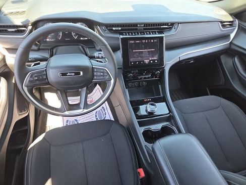 Used 2025 Jeep Grand Cherokee Laredo X w/ Luxury Tech Group I RWD image 10