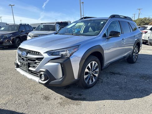 Used 2023 Subaru Outback Limited image 7