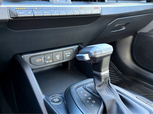 Used 2025 Kia K4 LXS image 18