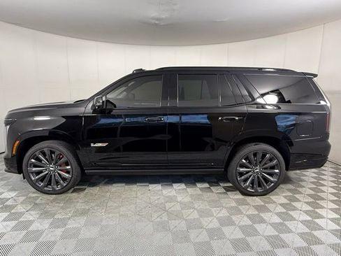 Used 2025 Cadillac Escalade V image 3