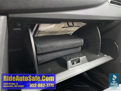 Used 2009 Chrysler Sebring Touring w/ Electronics Convenience Group image 32