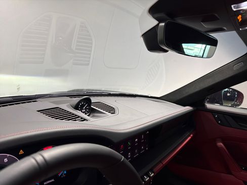 Used 2025 Porsche 911 GTS image 27