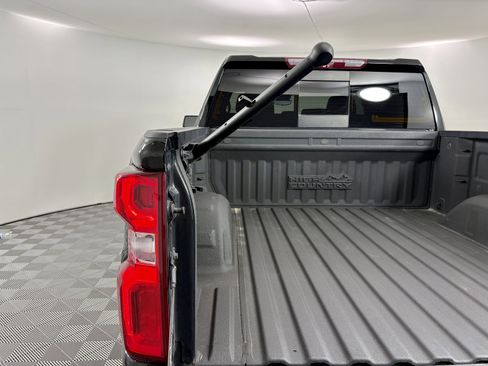 Used 2022 Chevrolet Silverado 1500 High Country w/ Technology Package image 23