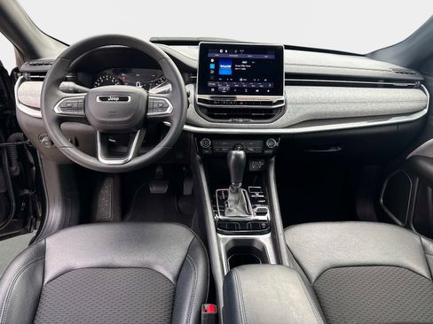 Used 2024 Jeep Compass Latitude AWD/4WD image 18
