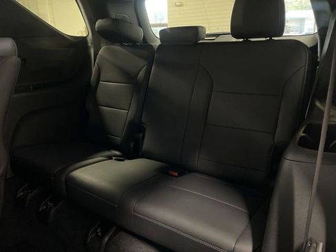 Used 2025 Chevrolet Traverse LT AWD/4WD image 24