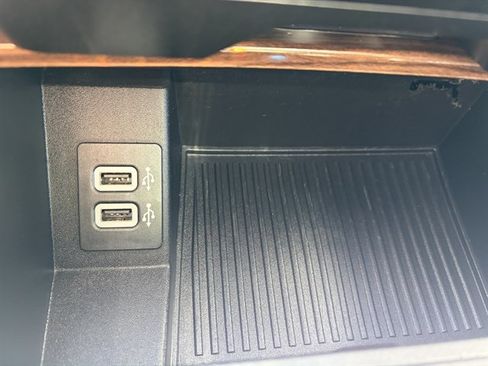Used 2017 Ford F150 Lariat AWD/4WD image 39