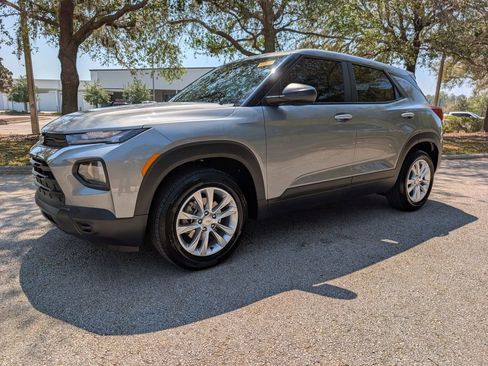 Used 2023 Chevrolet TrailBlazer LS image 3