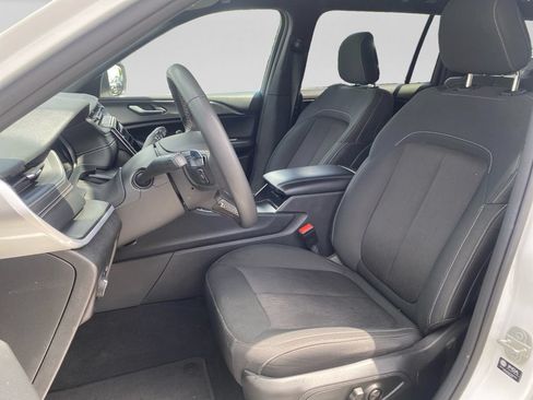 Used 2024 Jeep Grand Cherokee L Laredo RWD image 15