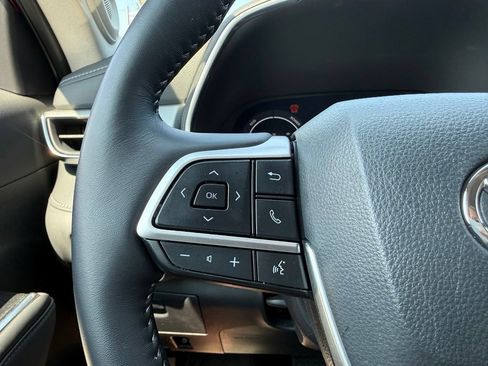 Used 2026 Toyota Highlander Platinum AWD/4WD image 30