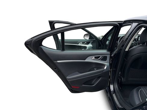 Used 2021 Genesis G70 2.0T w/ Elite Package image 18